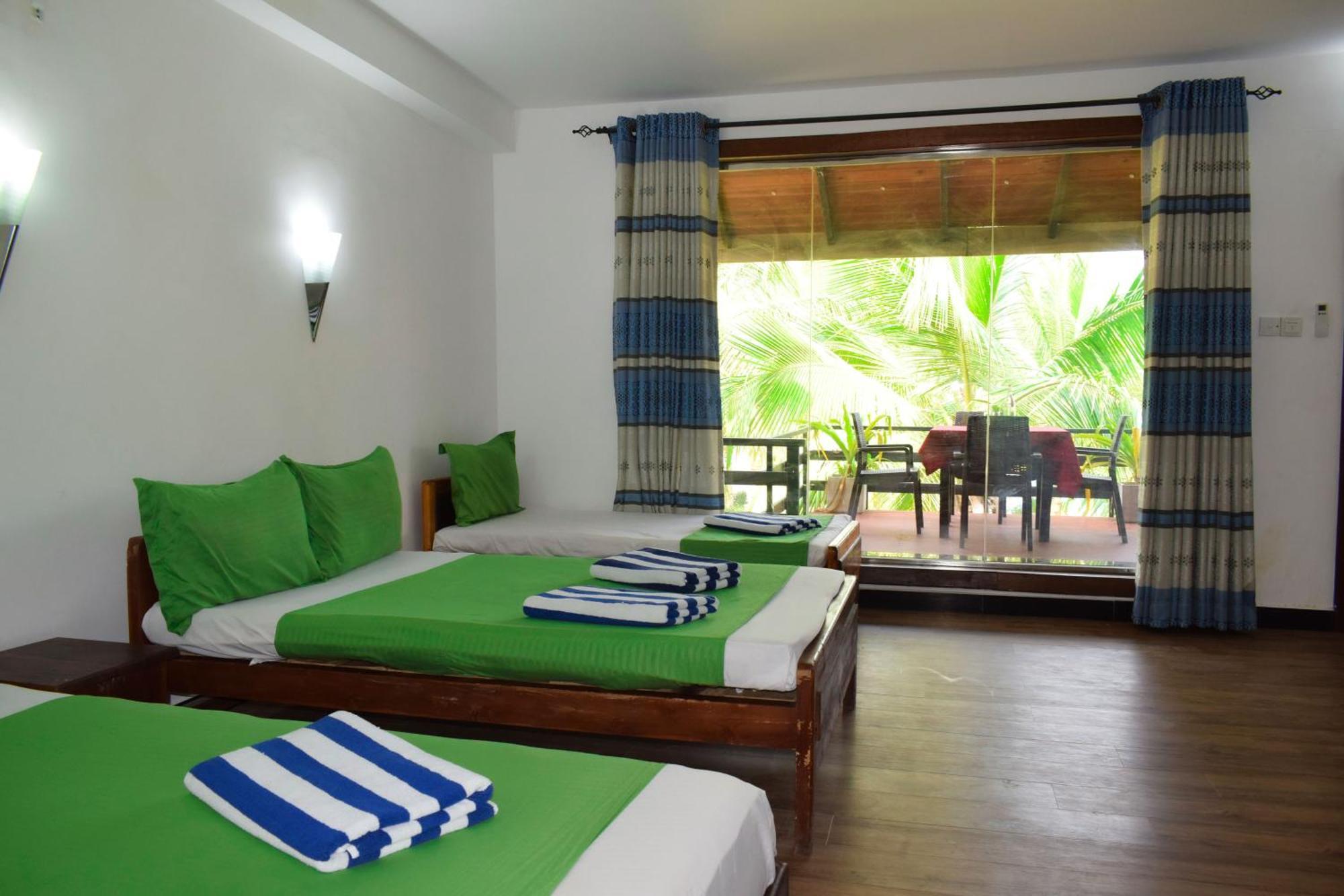 Hotel Green Garden Trincomalee Exterior foto