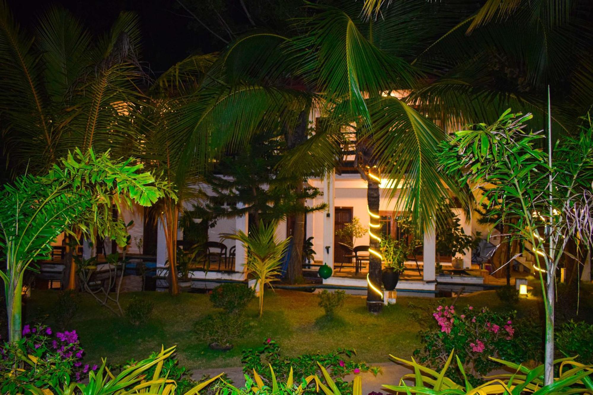Hotel Green Garden Trincomalee Exterior foto