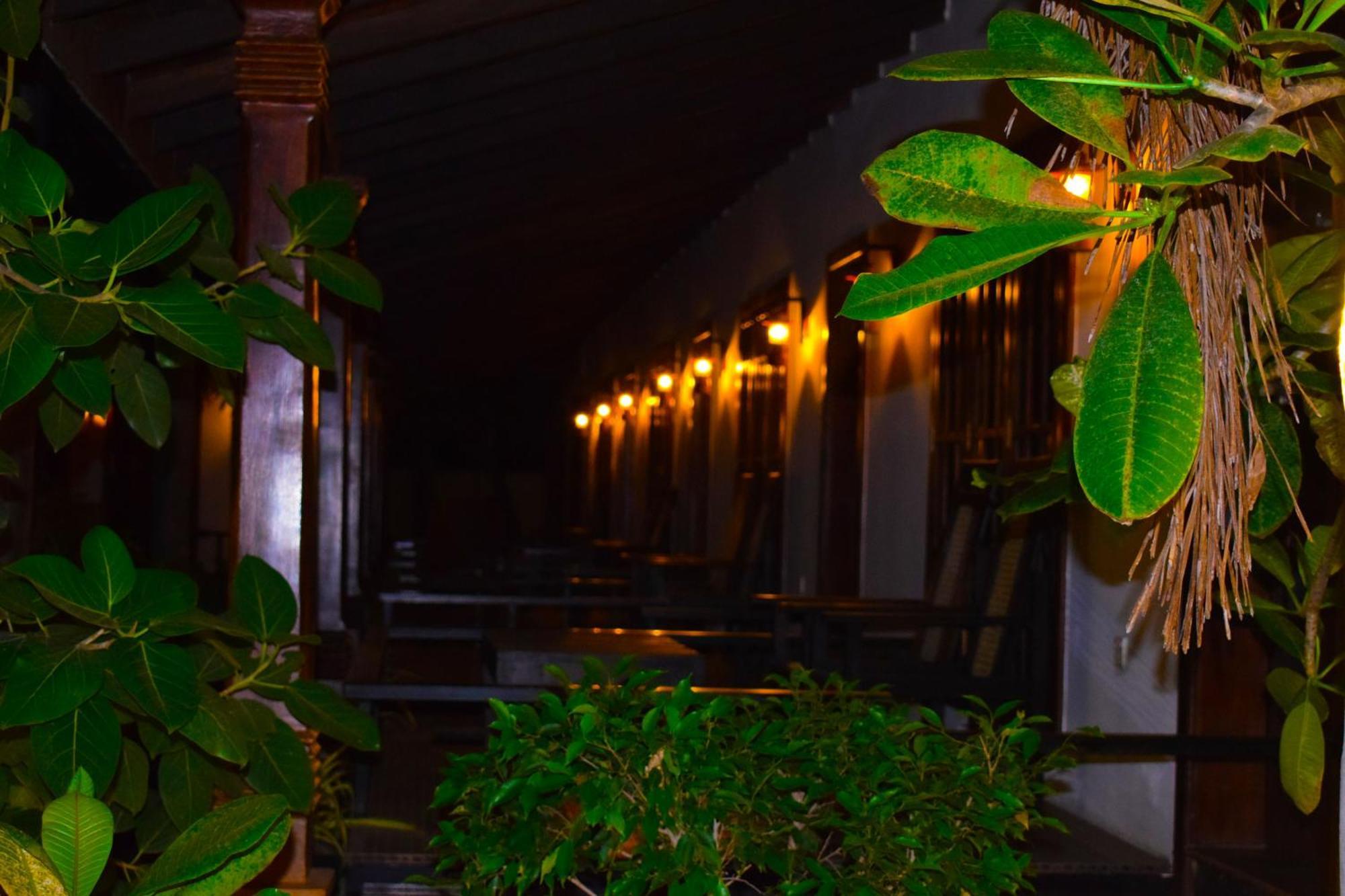 Hotel Green Garden Trincomalee Exterior foto